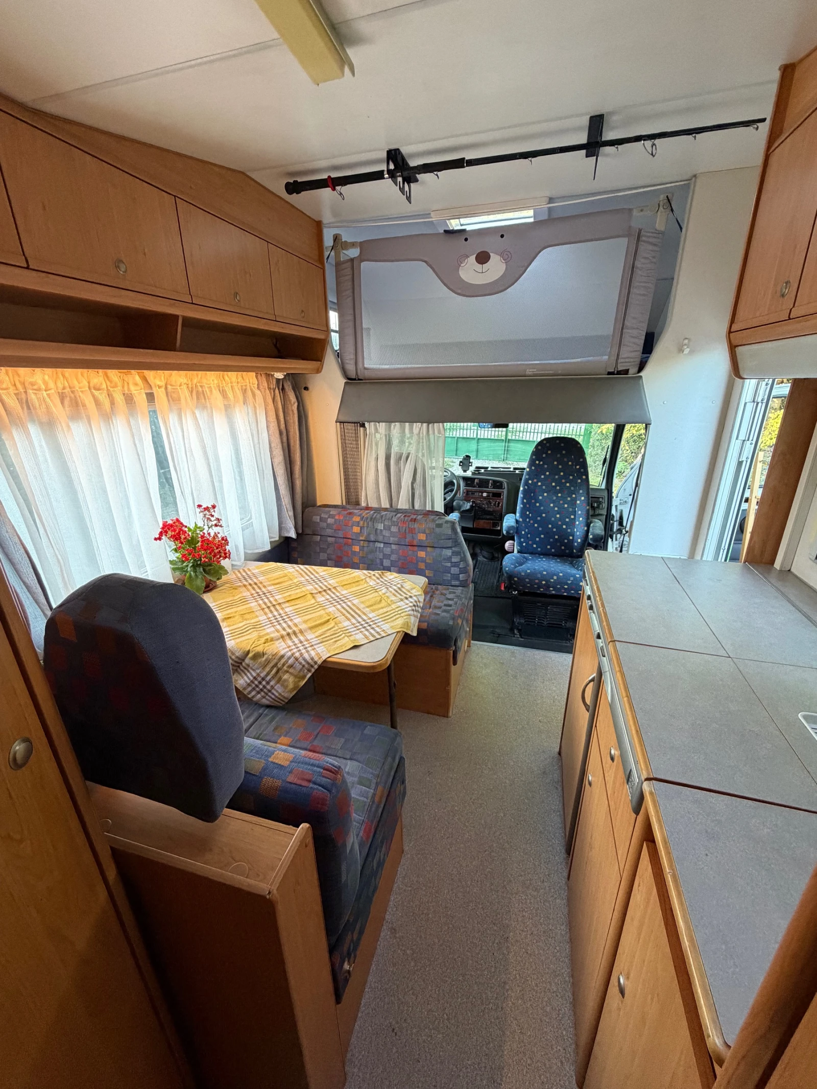 Кемпер Knaus Sport Traveller 500, снимка 13 - Каравани и кемпери - 55496479