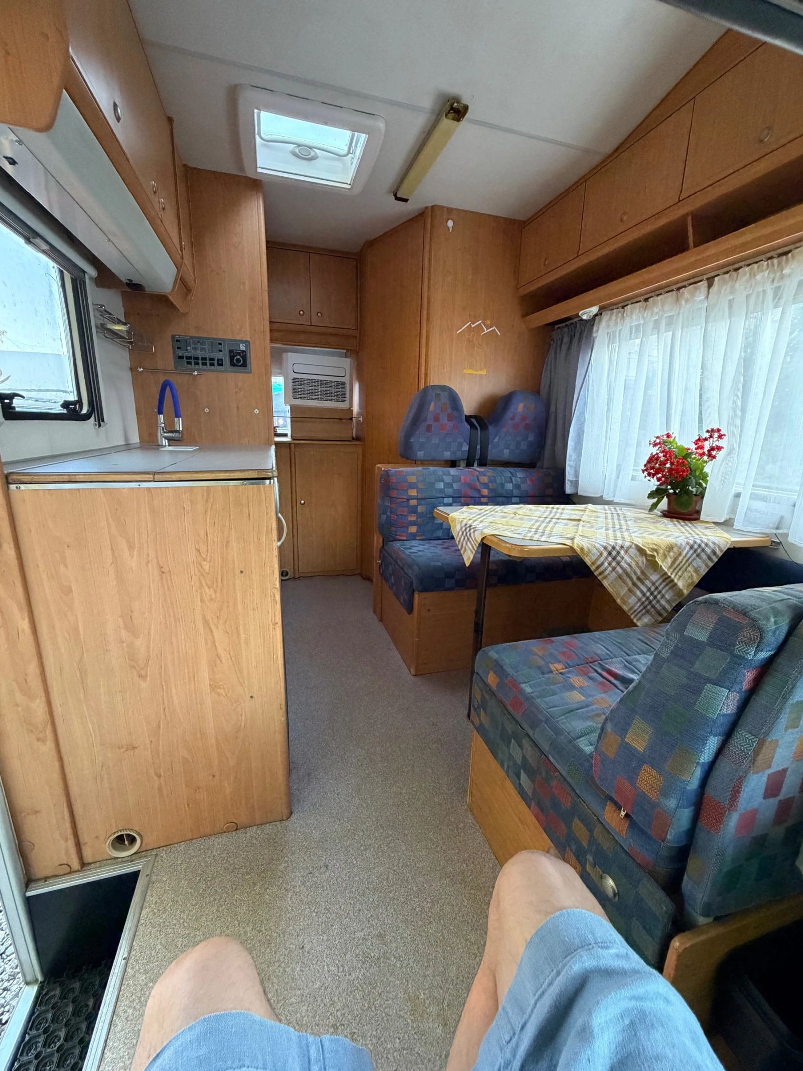 Кемпер Knaus Sport Traveller 500, снимка 9 - Каравани и кемпери - 55496479