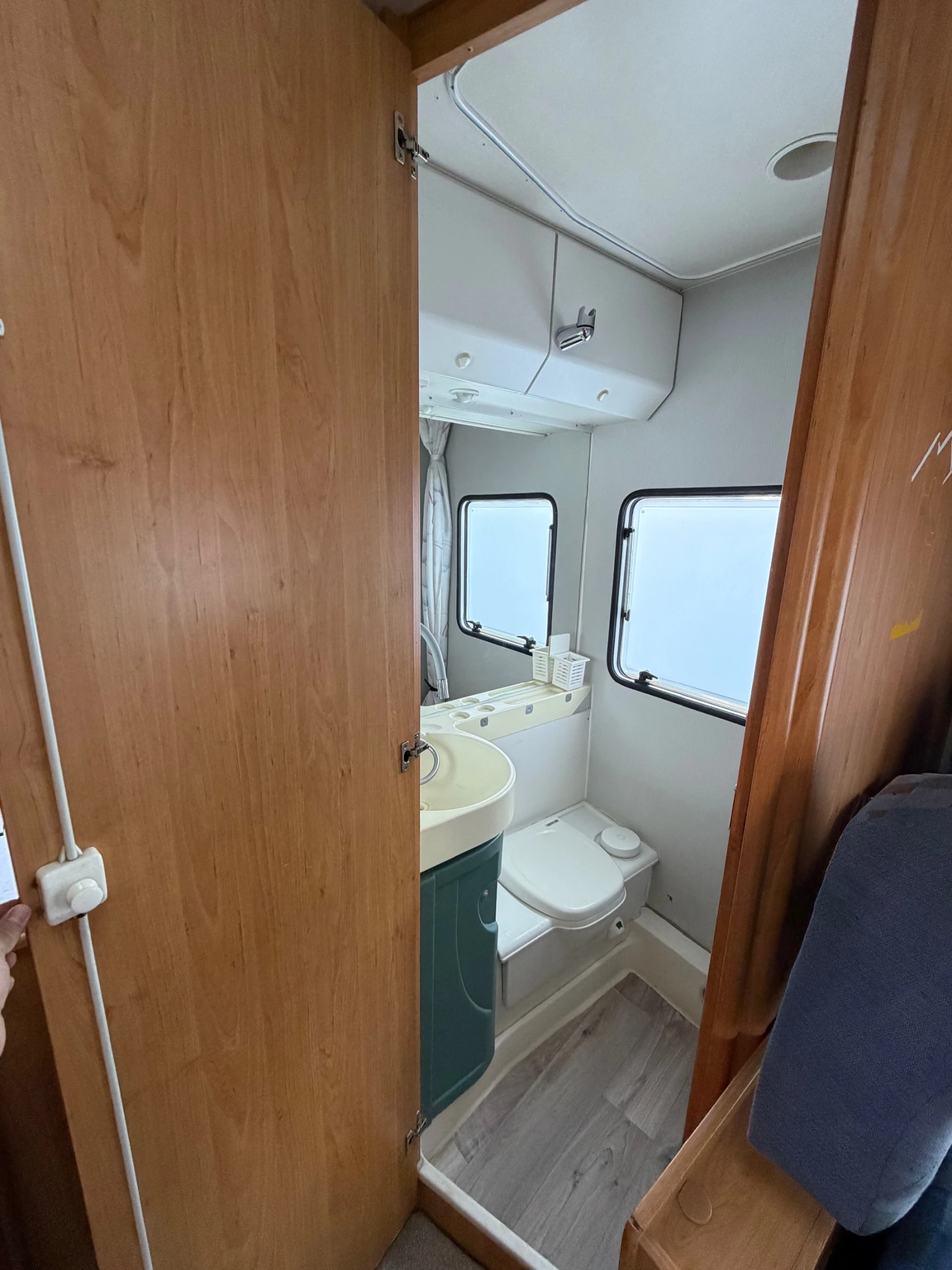 Кемпер Knaus Sport Traveller 500, снимка 7 - Каравани и кемпери - 55496479