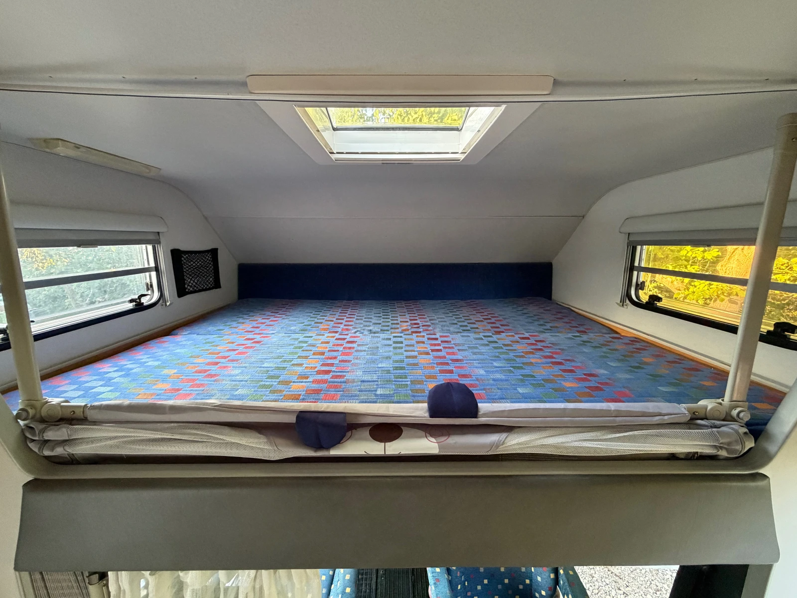Кемпер Knaus Sport Traveller 500, снимка 12 - Каравани и кемпери - 55496479