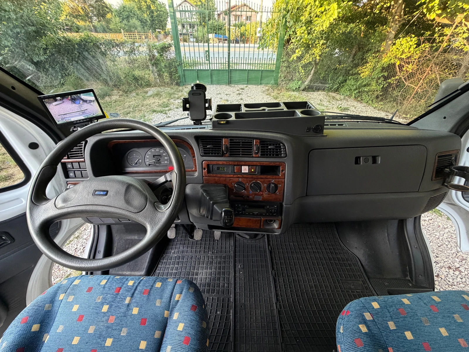 Кемпер Knaus Sport Traveller 500, снимка 14 - Каравани и кемпери - 55496479