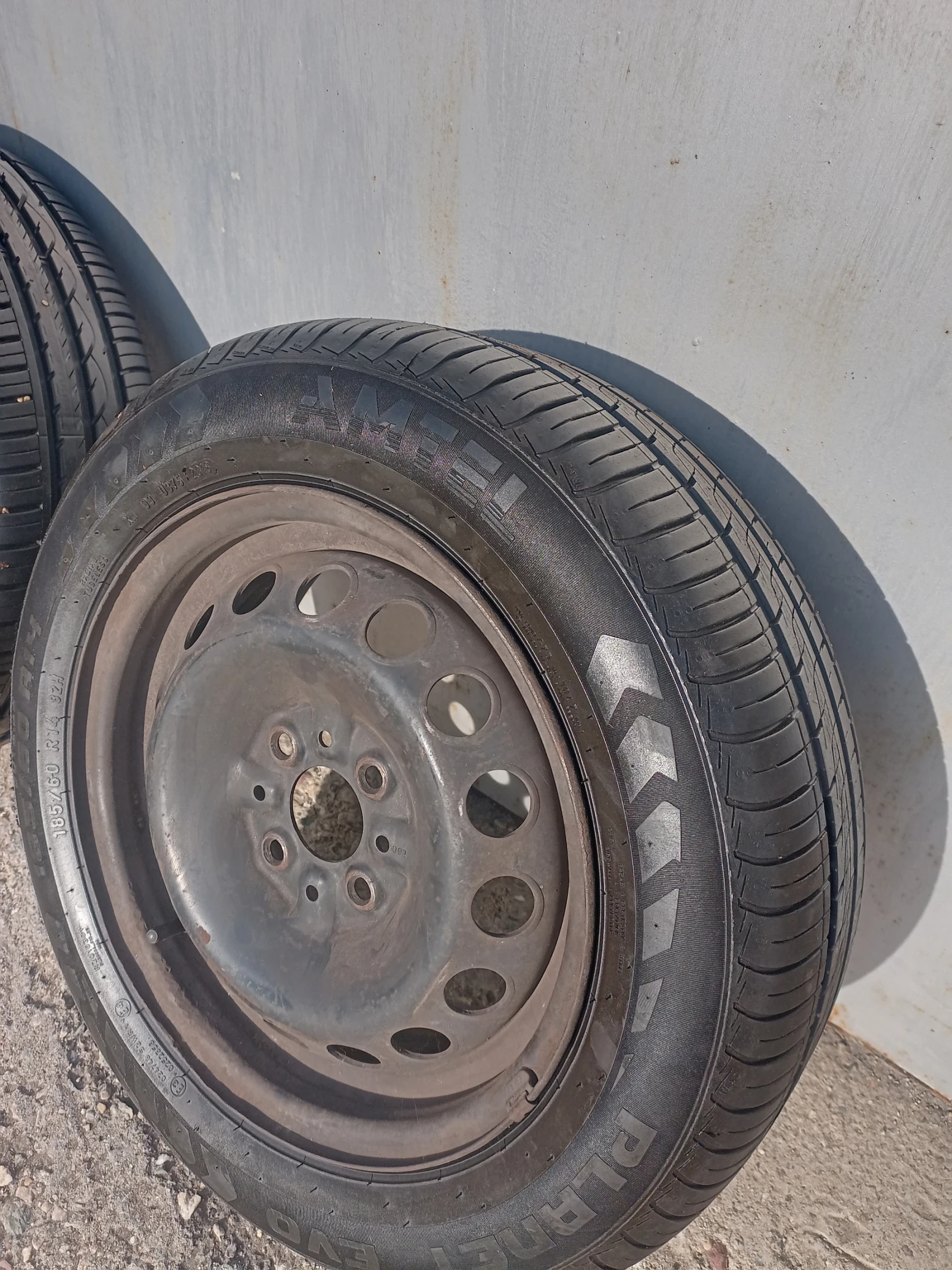 Гуми с джанти 185/60R14, снимка 4 - Гуми и джанти - 56712862