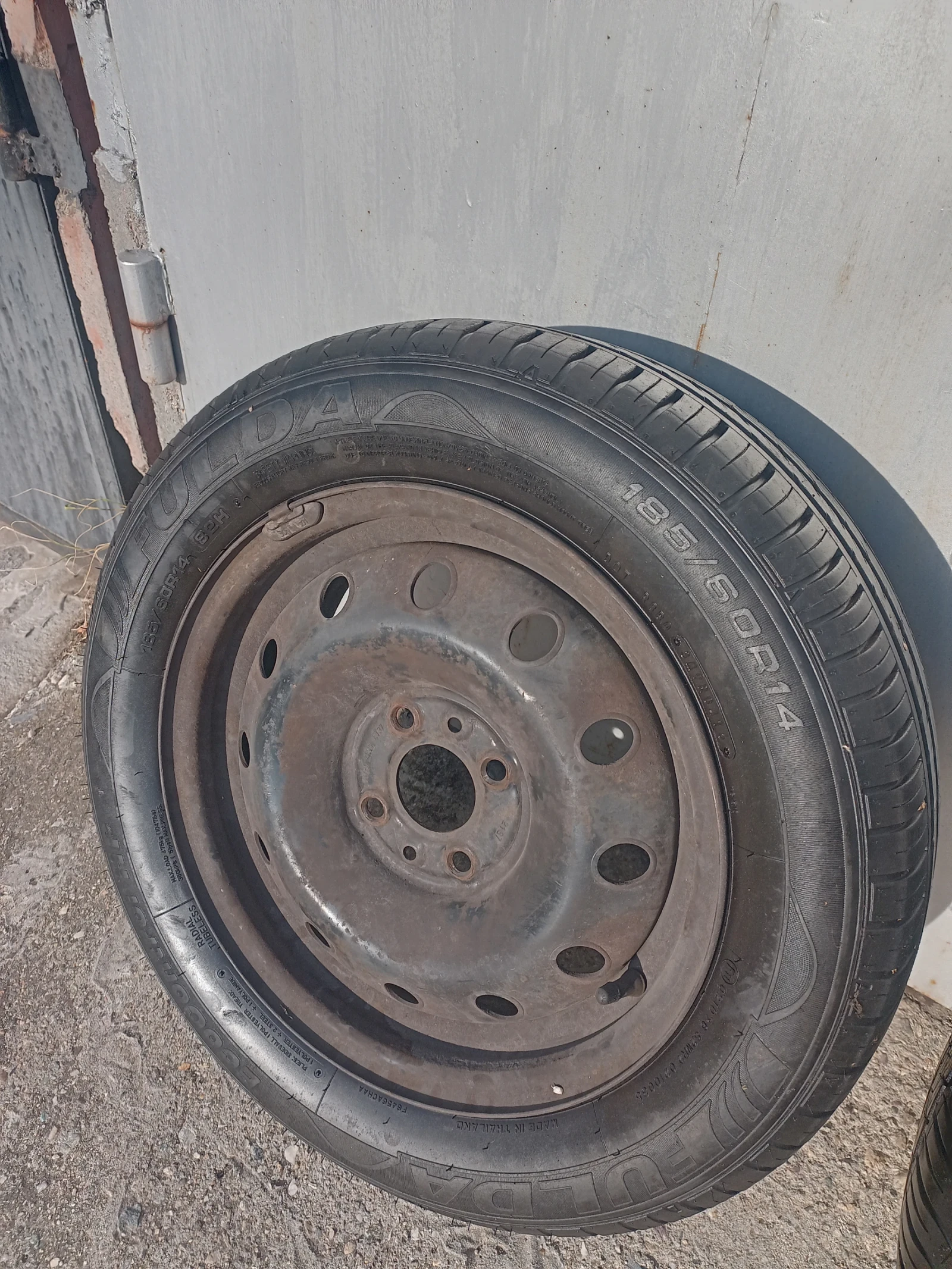 Гуми с джанти 185/60R14, снимка 5 - Гуми и джанти - 56712862