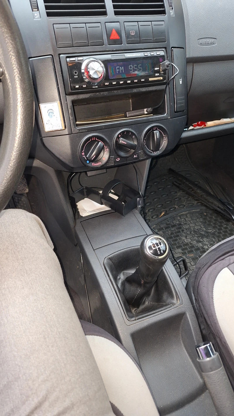 VW Polo лек автомобил, снимка 4 - Автомобили и джипове - 52297330