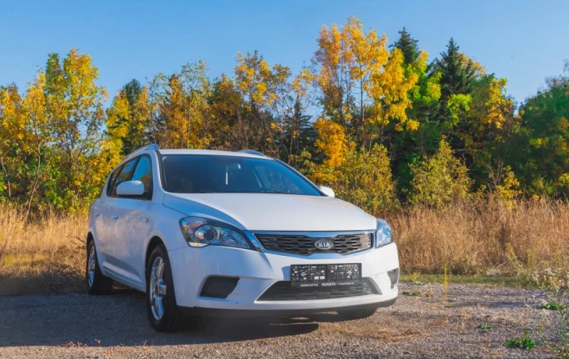 Kia Ceed 1.4i Euro/5a, снимка 3 - Автомобили и джипове - 51822004