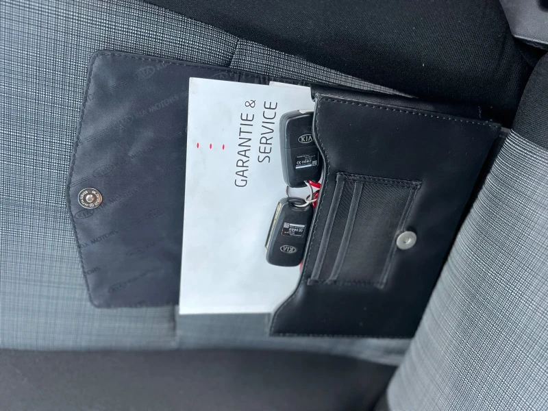 Kia Ceed 1.4i Euro/5a, снимка 15 - Автомобили и джипове - 51822004