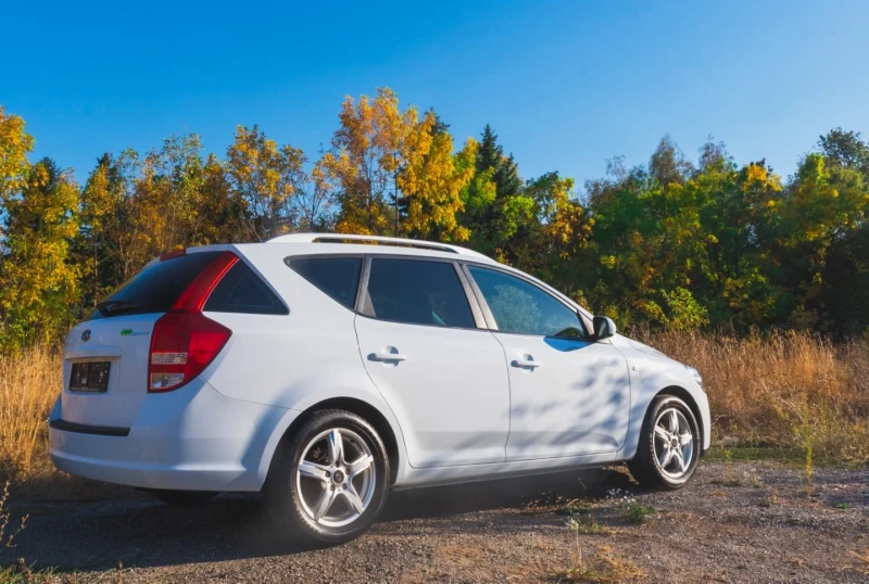 Kia Ceed 1.4i Euro/5a, снимка 8 - Автомобили и джипове - 51822004