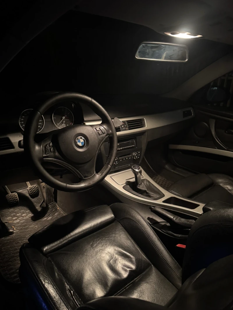 BMW 320, снимка 3 - Автомобили и джипове - 52081387