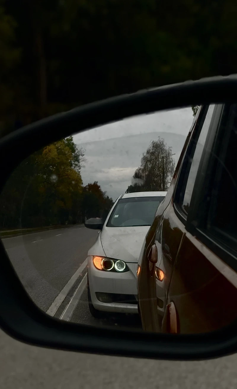 BMW 320, снимка 10 - Автомобили и джипове - 52081387