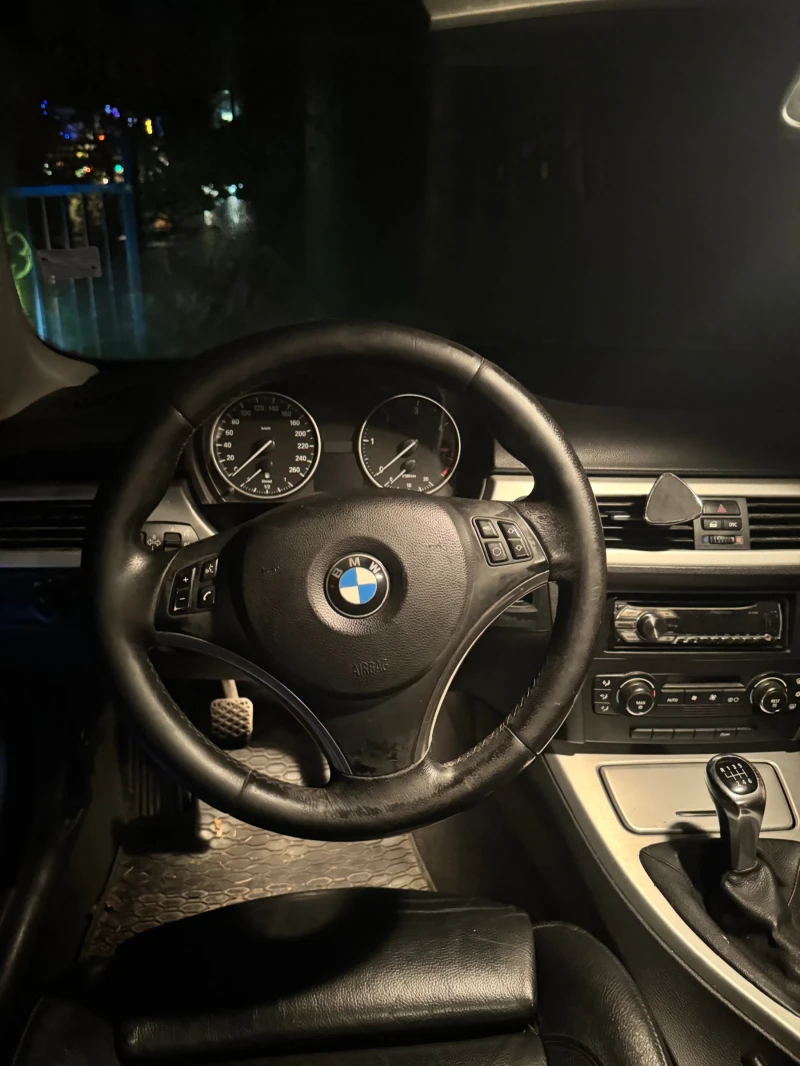 BMW 320, снимка 4 - Автомобили и джипове - 52081387