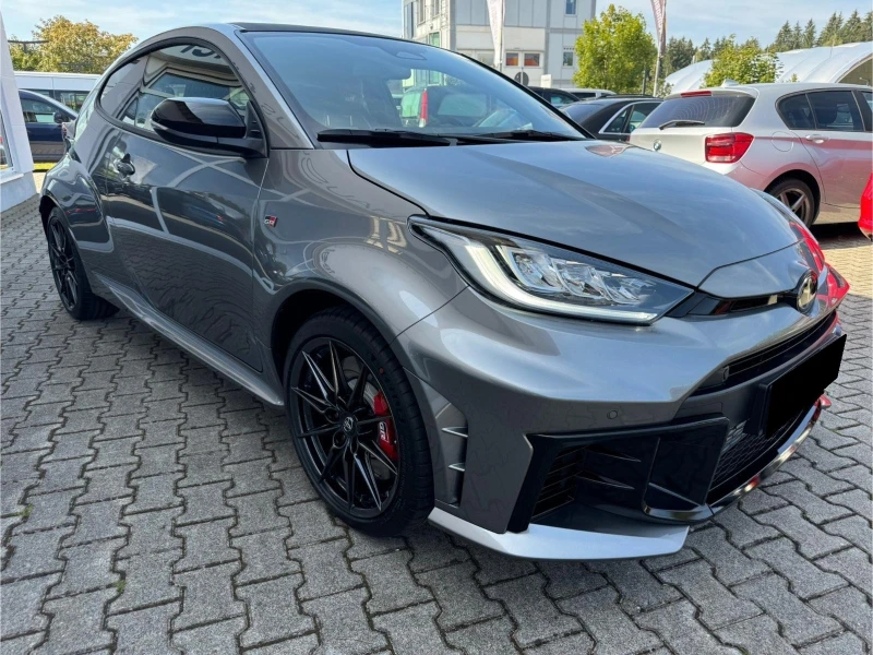 Toyota Yaris GR-FOUR FACELIFT LED CAMERA CARBON KEYLESS, снимка 3 - Автомобили и джипове - 52229323