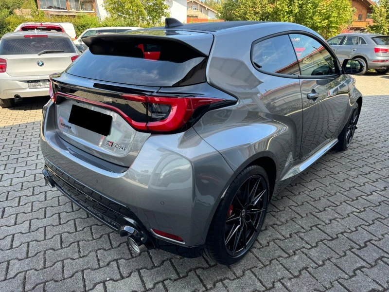 Toyota Yaris GR-FOUR FACELIFT LED CAMERA CARBON KEYLESS, снимка 5 - Автомобили и джипове - 52229323