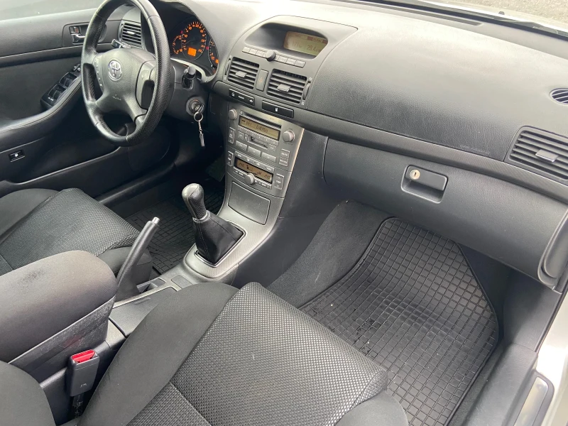 Toyota Avensis 2.0d-Всичко платено!, снимка 13 - Автомобили и джипове - 52447681