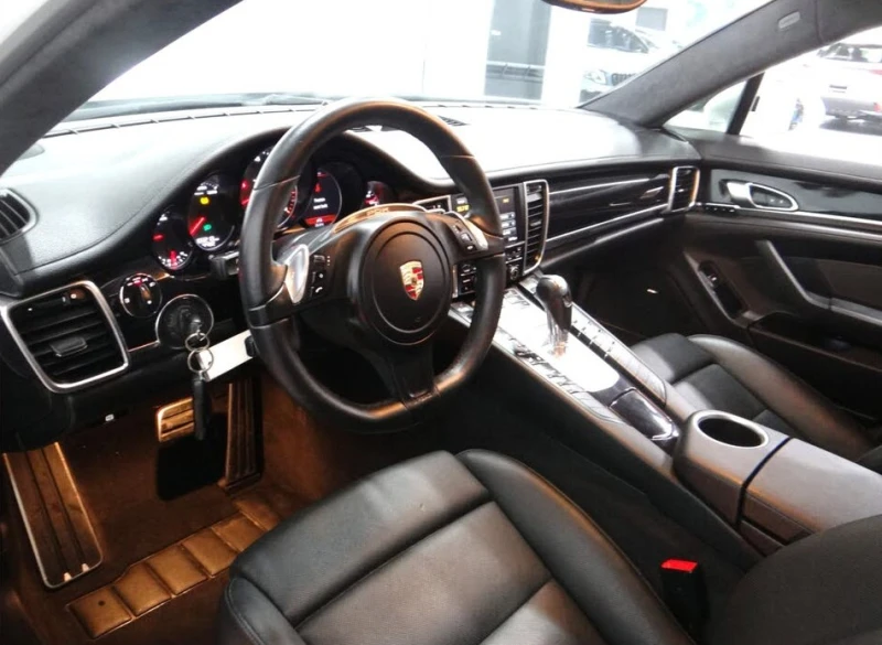 Porsche Panamera 4, снимка 8 - Автомобили и джипове - 52726579