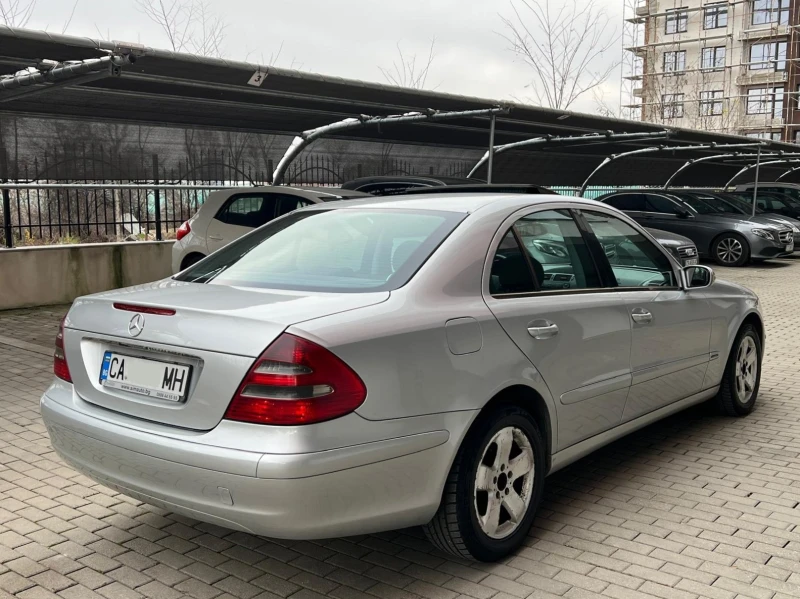 Mercedes-Benz E 220 Седан Автоматик Валидни КАСКО, Гр.отгов, Техн.прег, снимка 3 - Автомобили и джипове - 52789994