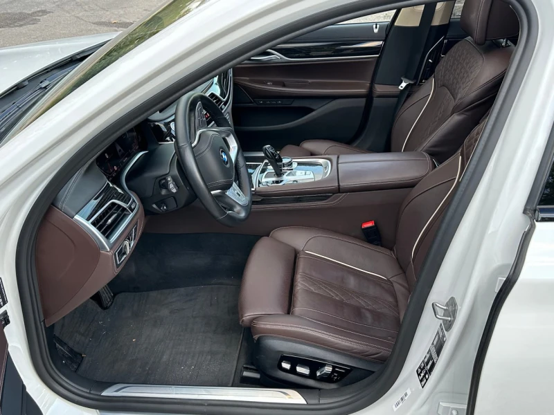 BMW 750 xDrive | В Гаранция, снимка 5 - Автомобили и джипове - 53281884