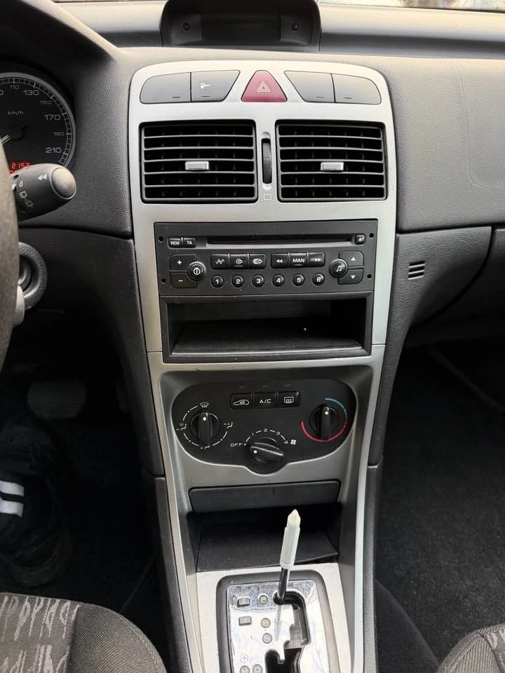 Peugeot 307 1.6i автоматик, снимка 4 - Автомобили и джипове - 53731263