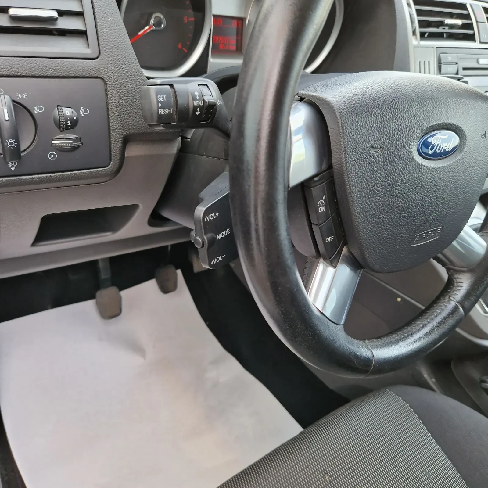Ford C-max 1.6TDCI 90к.с | Mobile.bg — изображение 11