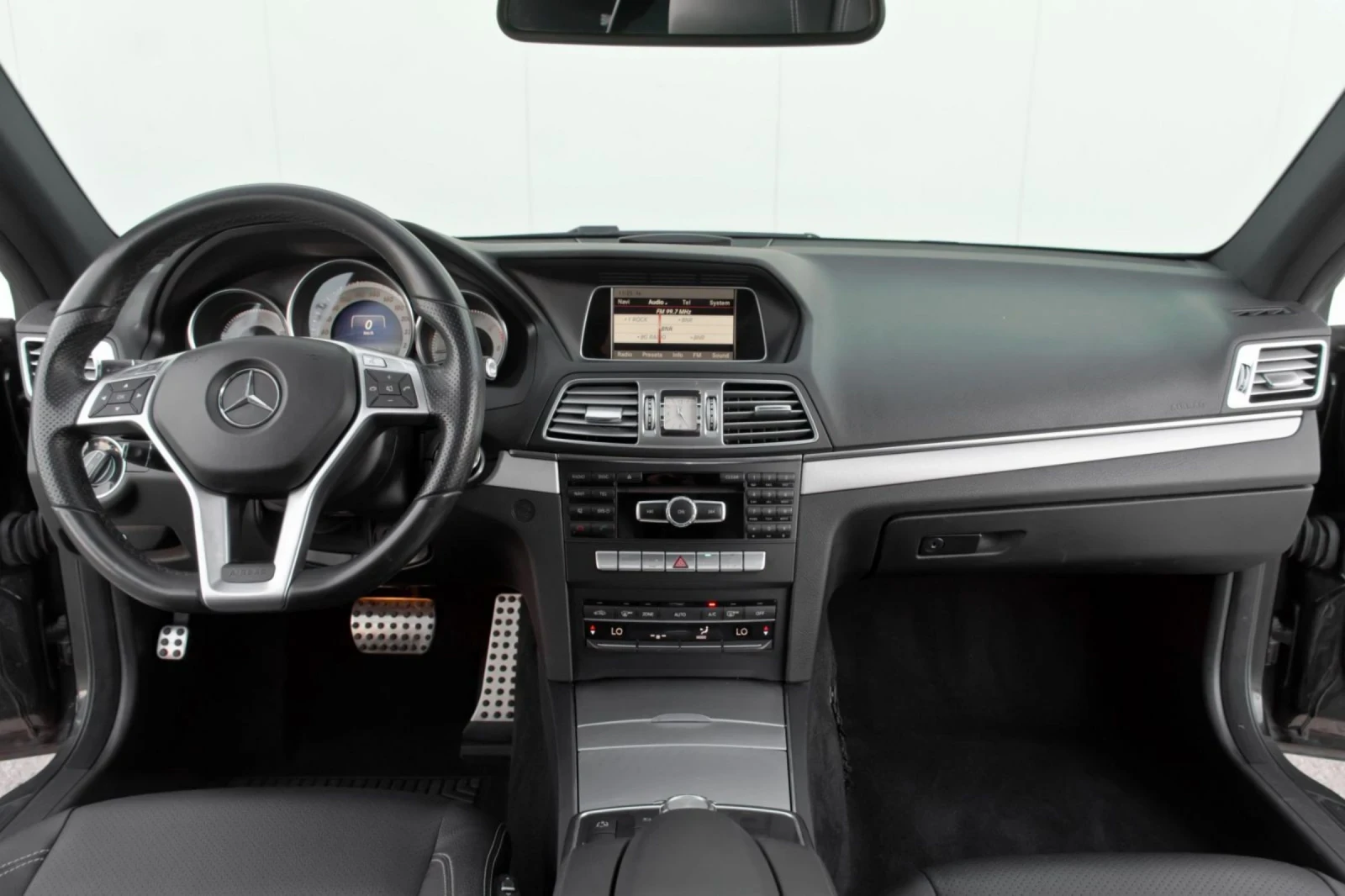 Mercedes-Benz E 220 AMG edition  - изображение 10