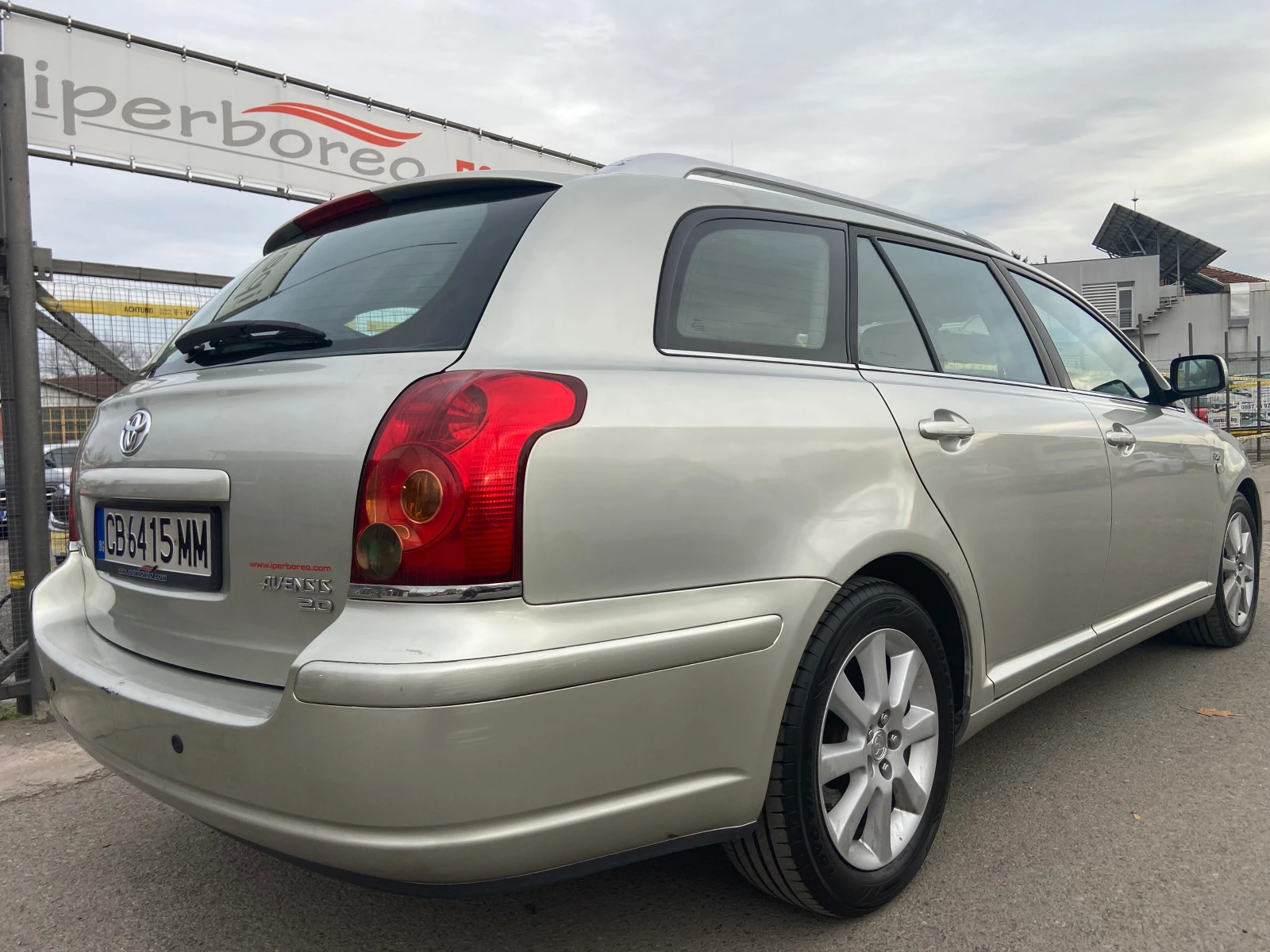 Toyota Avensis 2.0d-Всичко платено! - изображение 2