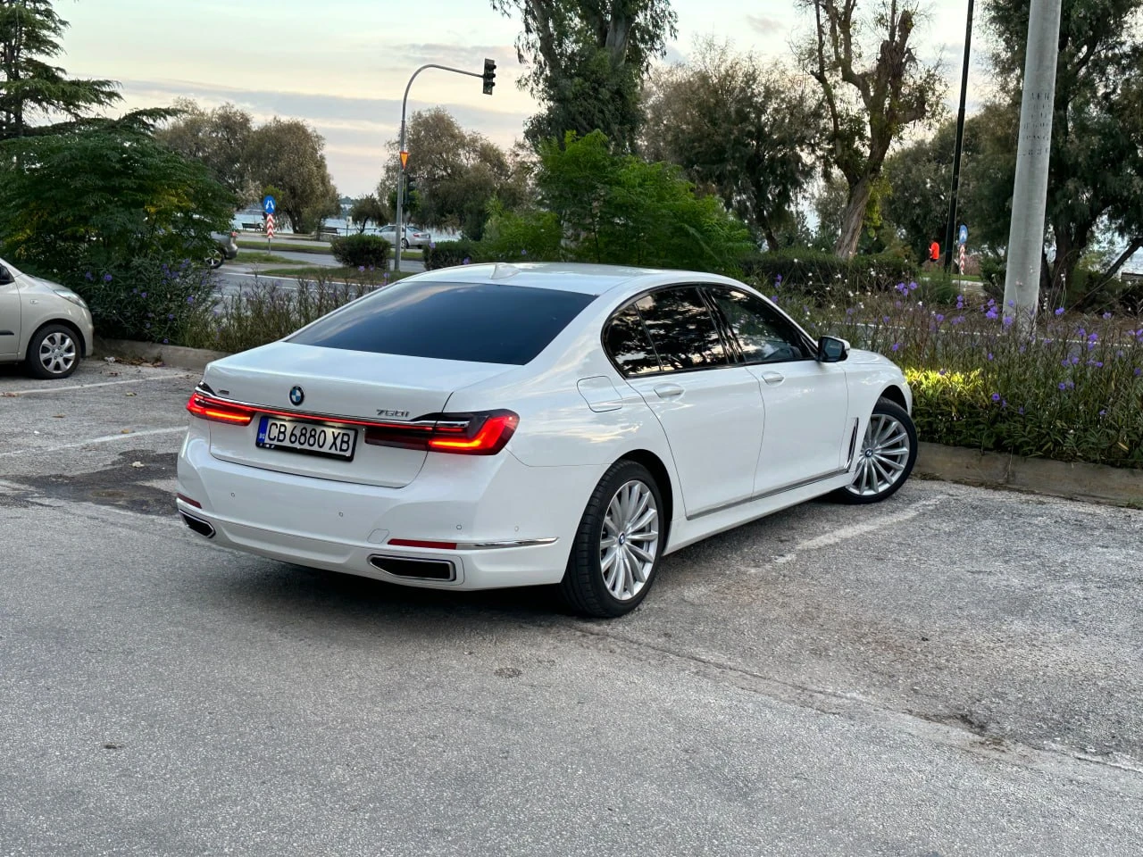 BMW 750 xDrive | � �������� | Mobile.bg � ����������� 3