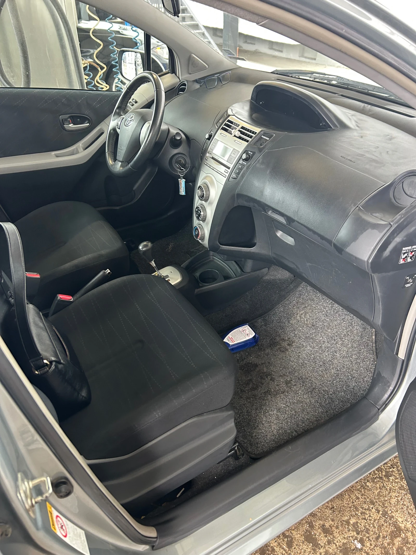 Toyota Yaris, снимка 10 - Автомобили и джипове - 53845918