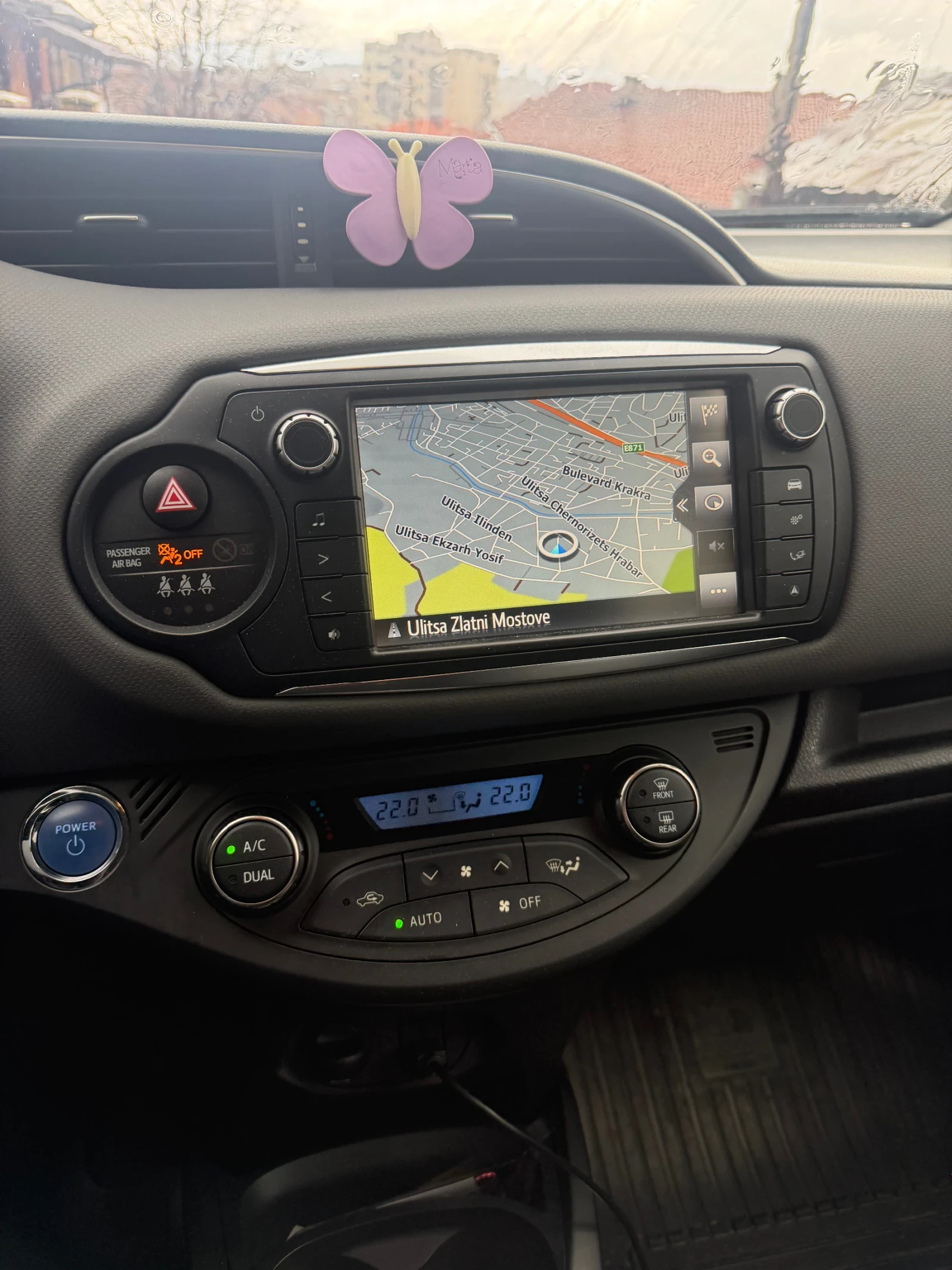 Toyota Yaris 1.5 hybrid/camera/navi, снимка 10 - Автомобили и джипове - 54089243