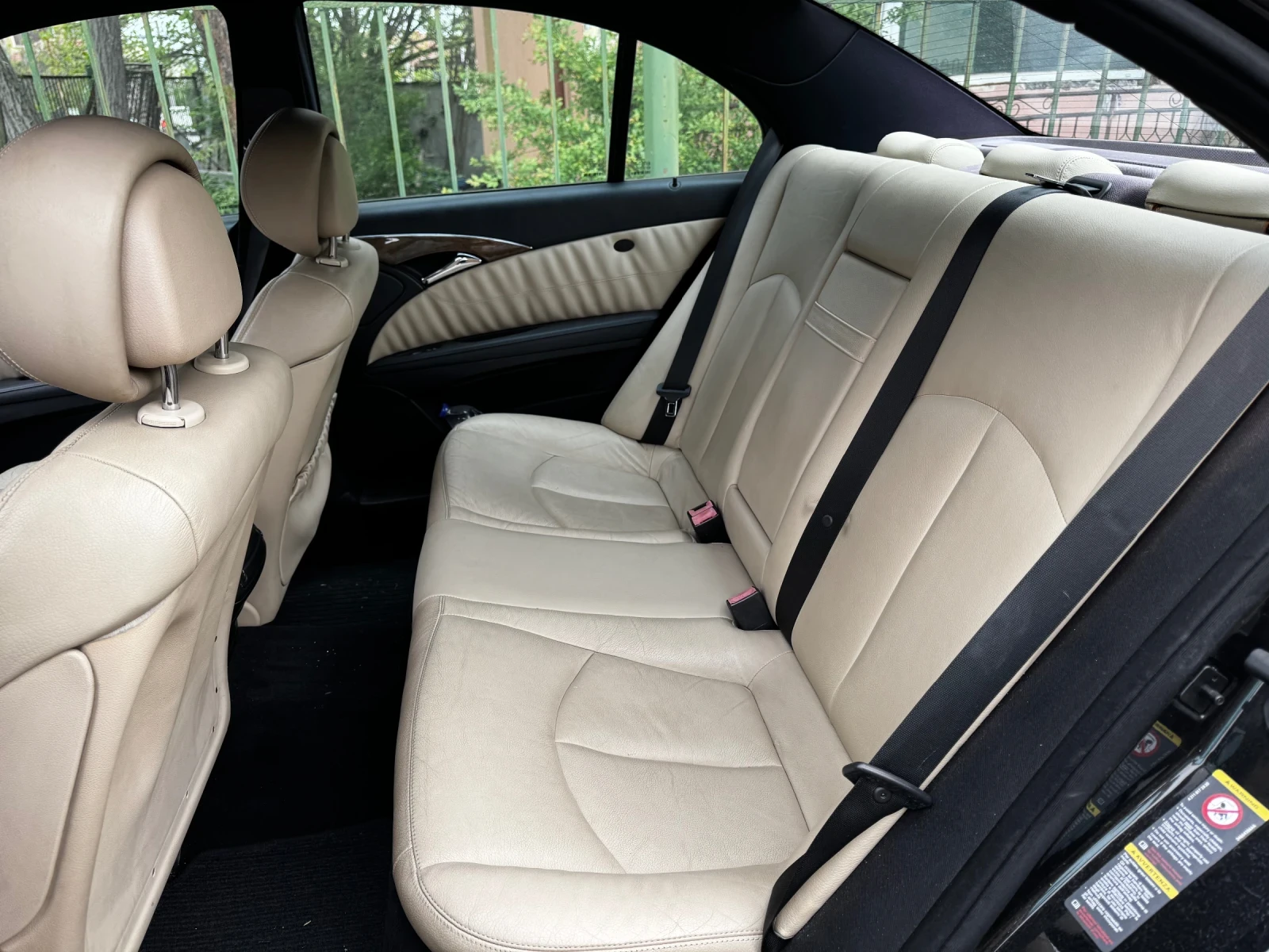 Mercedes-Benz E 320, снимка 6 - Автомобили и джипове - 54484671