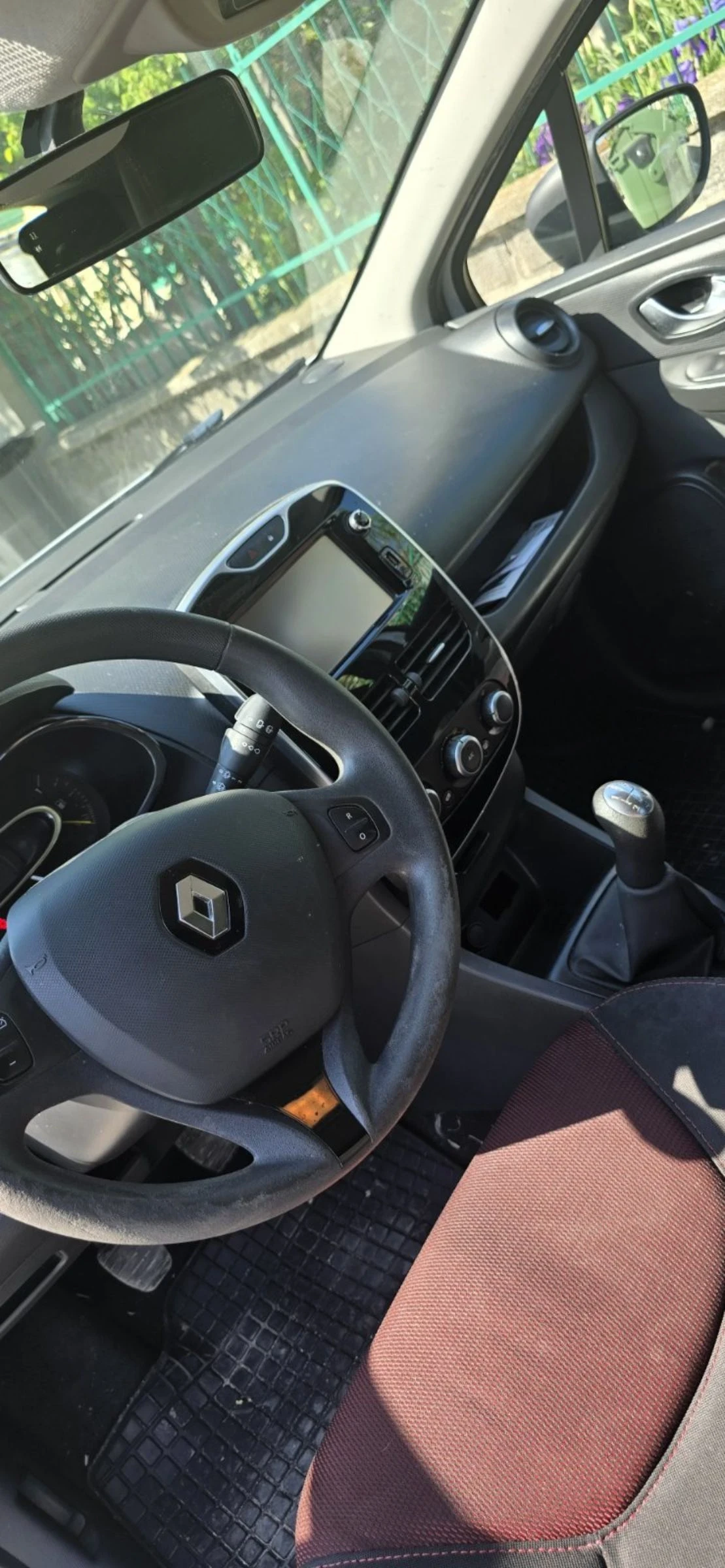 Renault Clio, снимка 8 - Автомобили и джипове - 54585399