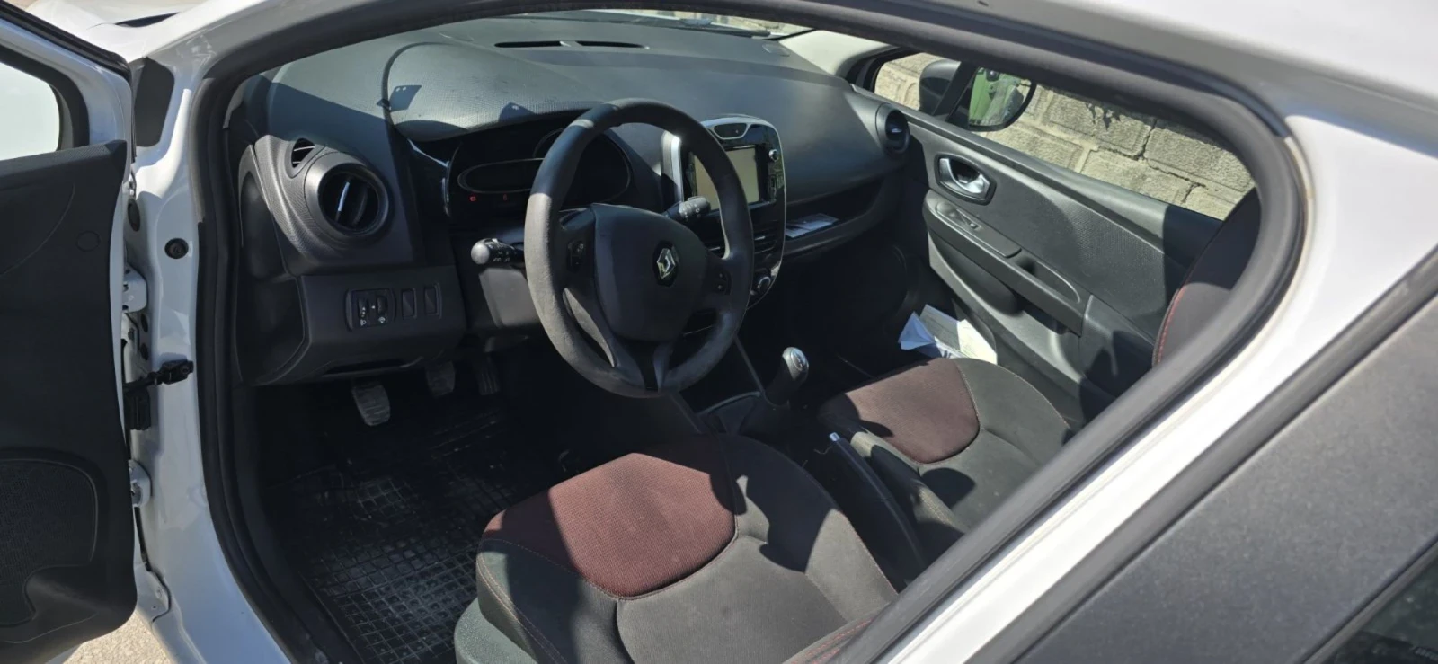 Renault Clio, снимка 6 - Автомобили и джипове - 54585399