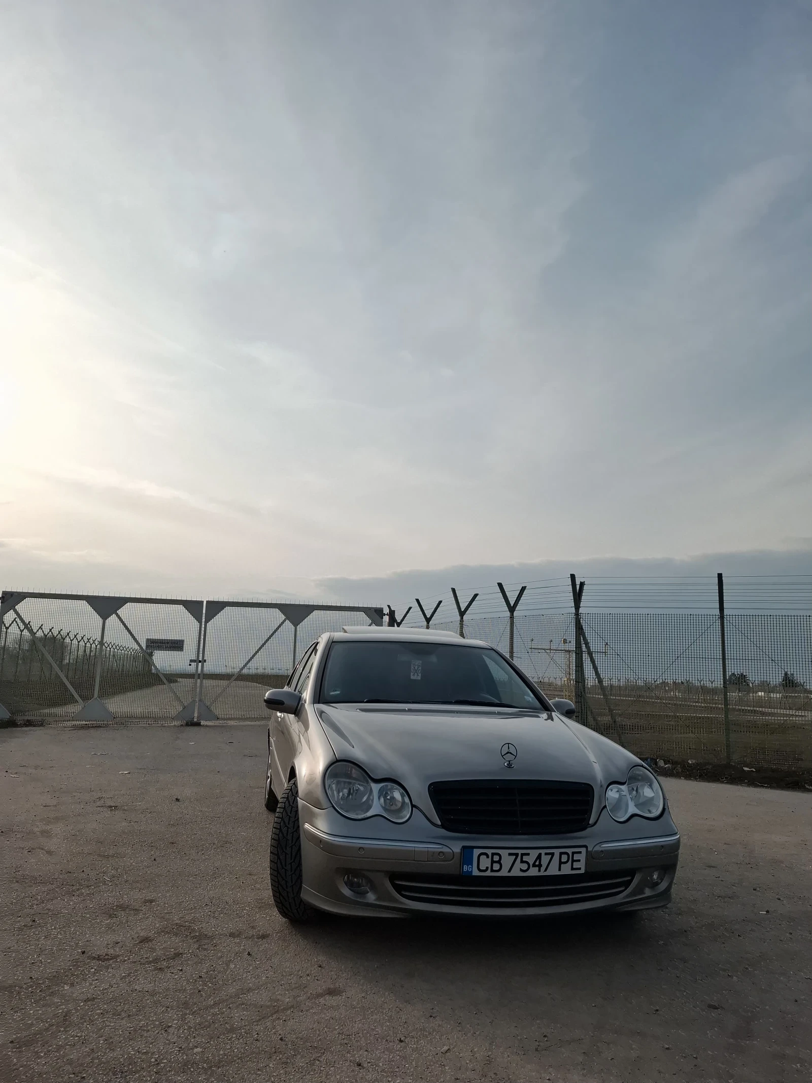 Mercedes-Benz C 220 2.2, снимка 3 - Автомобили и джипове - 55182577