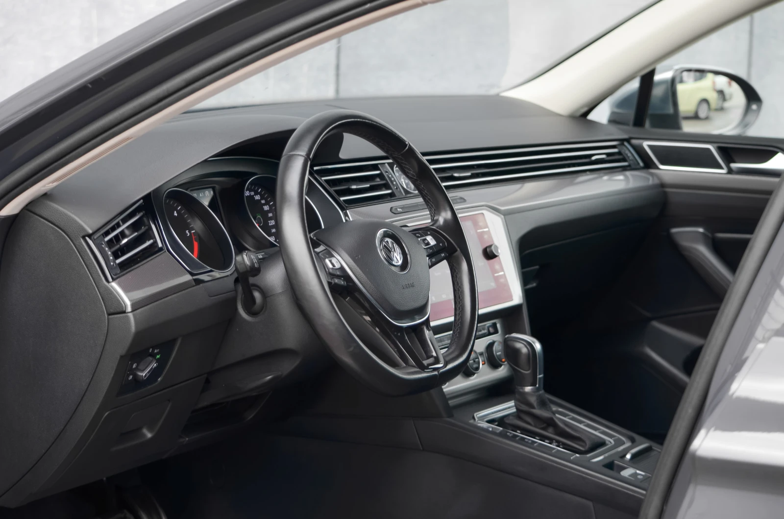 VW Passat 2.0 TDI ALLTRACK 240 PS, снимка 15 - Автомобили и джипове - 56659620
