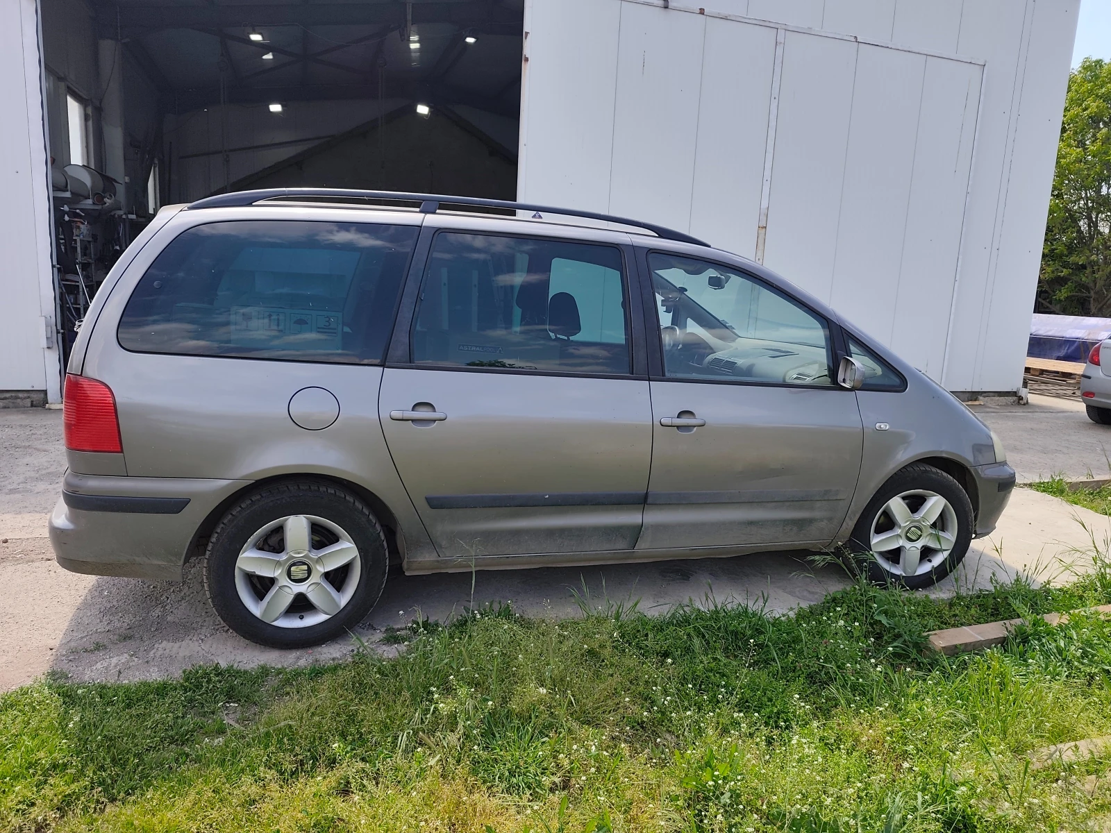 Seat Alhambra Миниван 2004, снимка 5 - Автомобили и джипове - 56720712