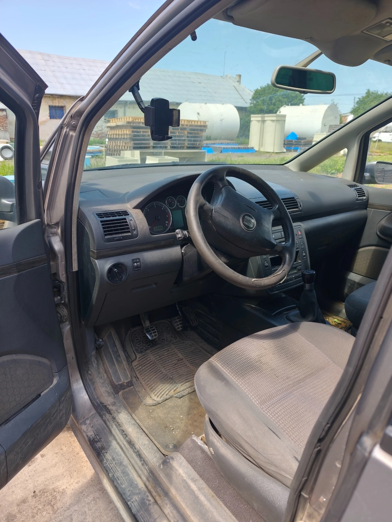Seat Alhambra Миниван 2004, снимка 6 - Автомобили и джипове - 56720712