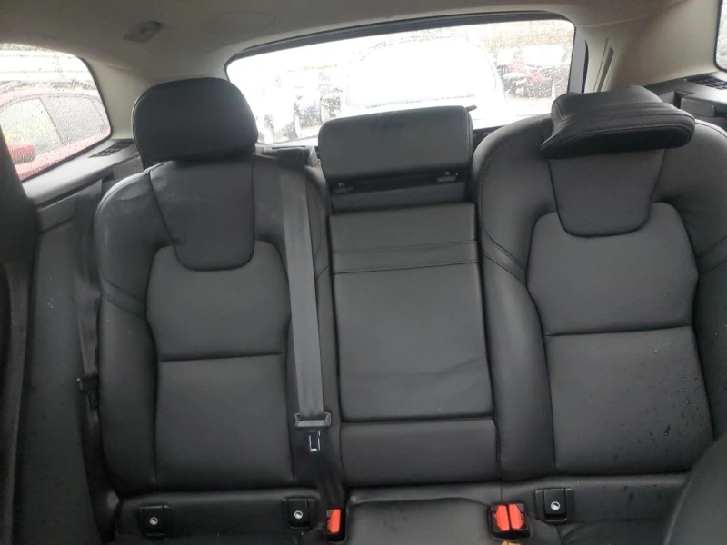 Volvo XC60 MOMENTUM 4X4, снимка 10 - Автомобили и джипове - 48143305