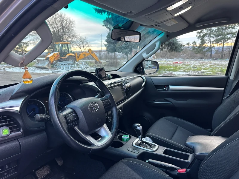 Toyota Hilux 50th Anniversary Edition, снимка 12 - Автомобили и джипове - 53051400