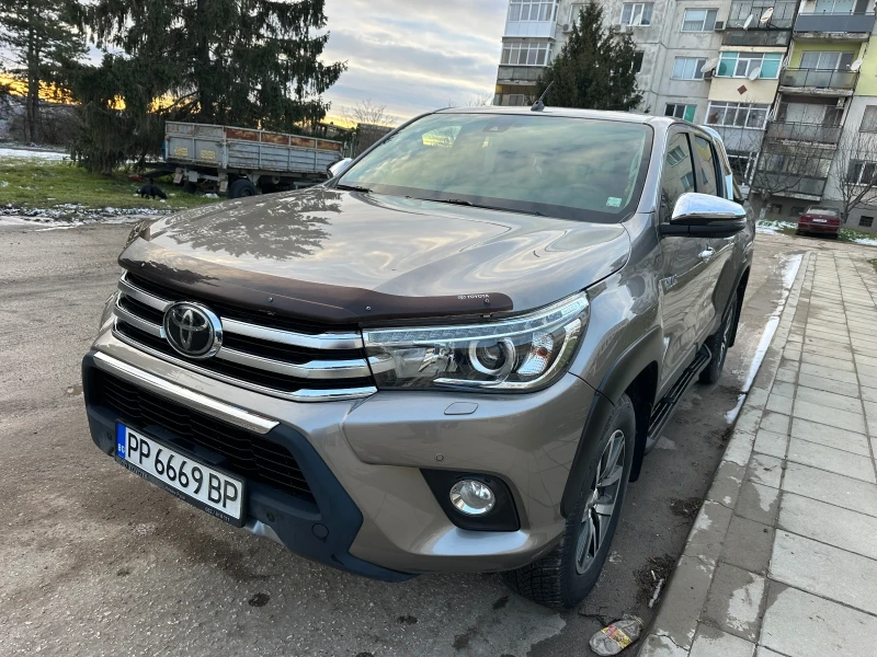 Toyota Hilux 50th Anniversary Edition, снимка 3 - Автомобили и джипове - 53051400