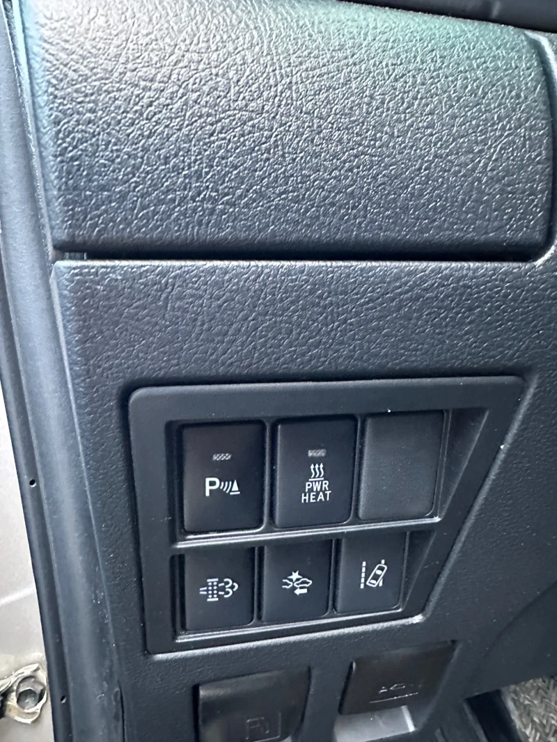 Toyota Hilux 50th Anniversary Edition, снимка 14 - Автомобили и джипове - 53051400