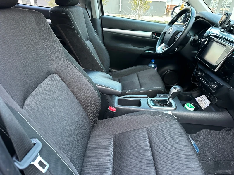 Toyota Hilux 50th Anniversary Edition, снимка 11 - Автомобили и джипове - 53051400