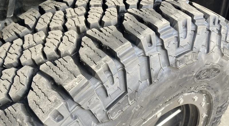 Toyota Hilux 50th Anniversary Edition, снимка 17 - Автомобили и джипове - 53116105