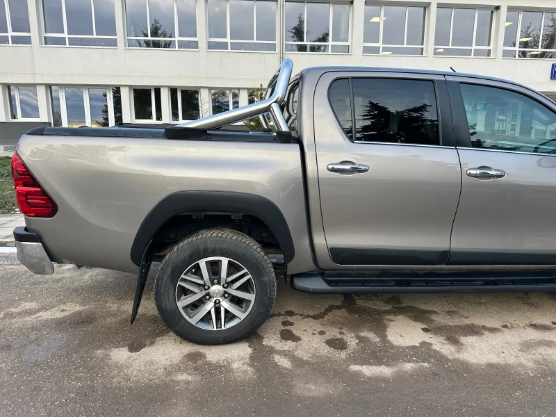 Toyota Hilux 50th Anniversary Edition, снимка 8 - Автомобили и джипове - 53051400