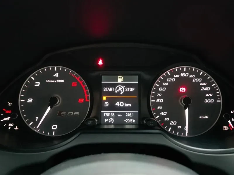 Audi SQ5 TDI / CARFAX, снимка 7 - Автомобили и джипове - 54745088