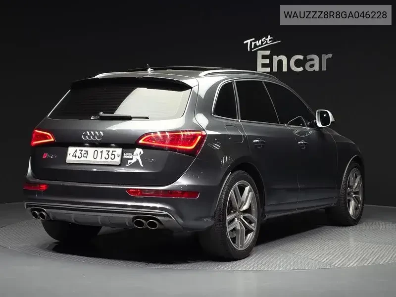 Audi SQ5 TDI / CARFAX, снимка 2 - Автомобили и джипове - 54745088