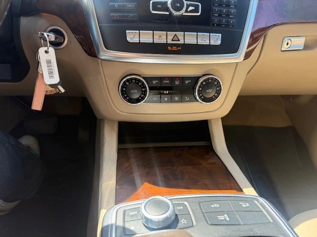 Mercedes-Benz GL 350 * AMG PKG* АВТОКРЕДИТ БЕЗ ПЪРВОНАЧАЛНА ВНОСКА* , снимка 13 - Автомобили и джипове - 54803091