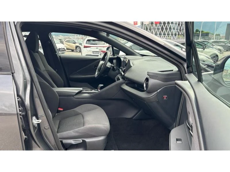Toyota C-HR 2.0 PHEV COOL, снимка 6 - Автомобили и джипове - 55376544
