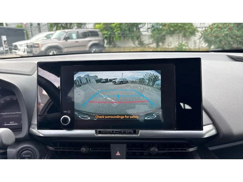 Toyota C-HR 2.0 PHEV COOL, снимка 14 - Автомобили и джипове - 55376544