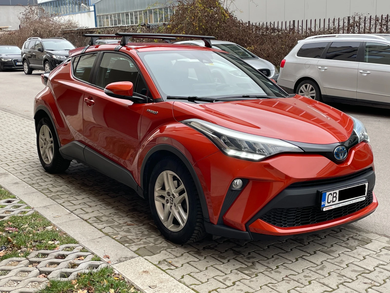 Toyota C-HR 1.8 Hybrid Facelift Orange Edition - в ГАРАНЦИЯ - изображение 2