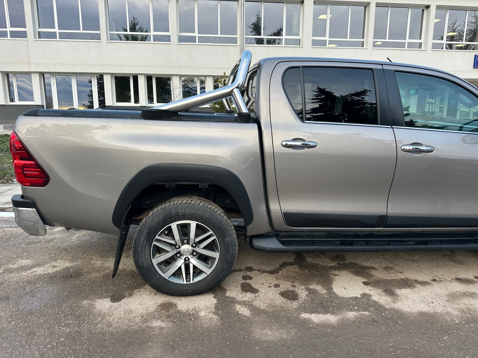 Toyota Hilux 50th Anniversary Edition - изображение 8