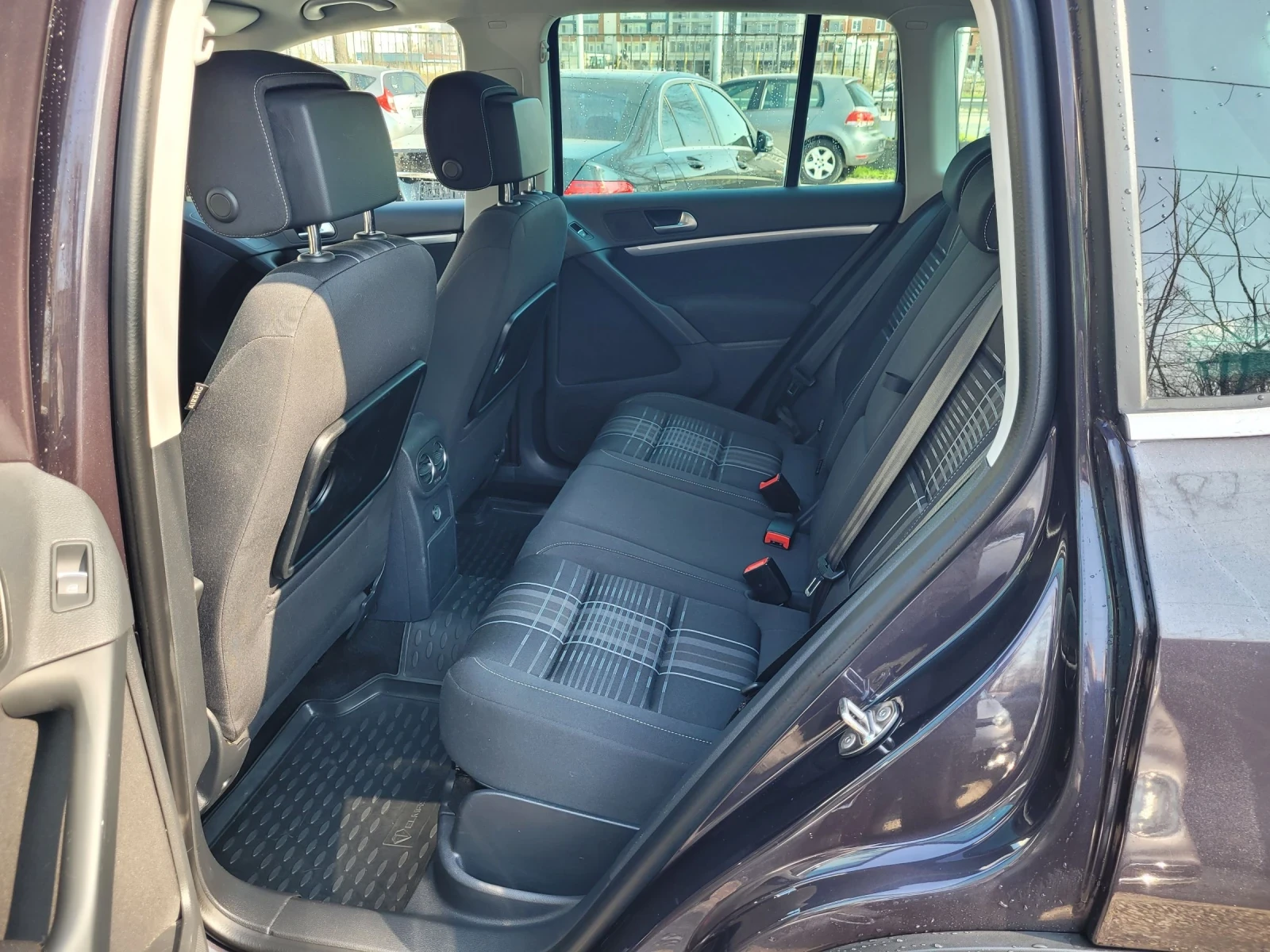 VW Tiguan 2.0 TDI automatic 4x4  - изображение 7