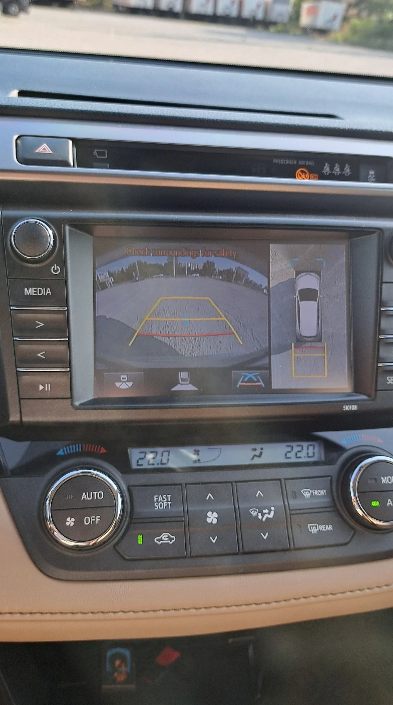 Toyota Rav4 Hybrid 4x4 luxury Premium, снимка 11 - Автомобили и джипове - 54115517